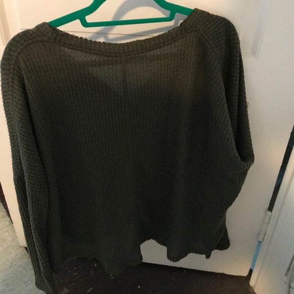 Urban Outfitters Green Sweater - Picture 2 of 2